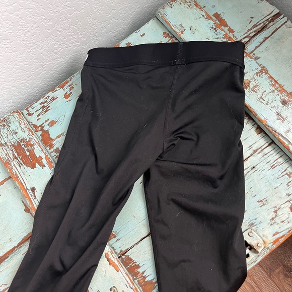 black nike pro capris - Picture 2 of 3